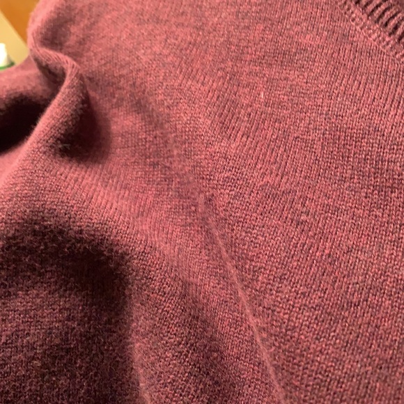 Eddie Bauer XXL classic burgundy sweater - Picture 3 of 8